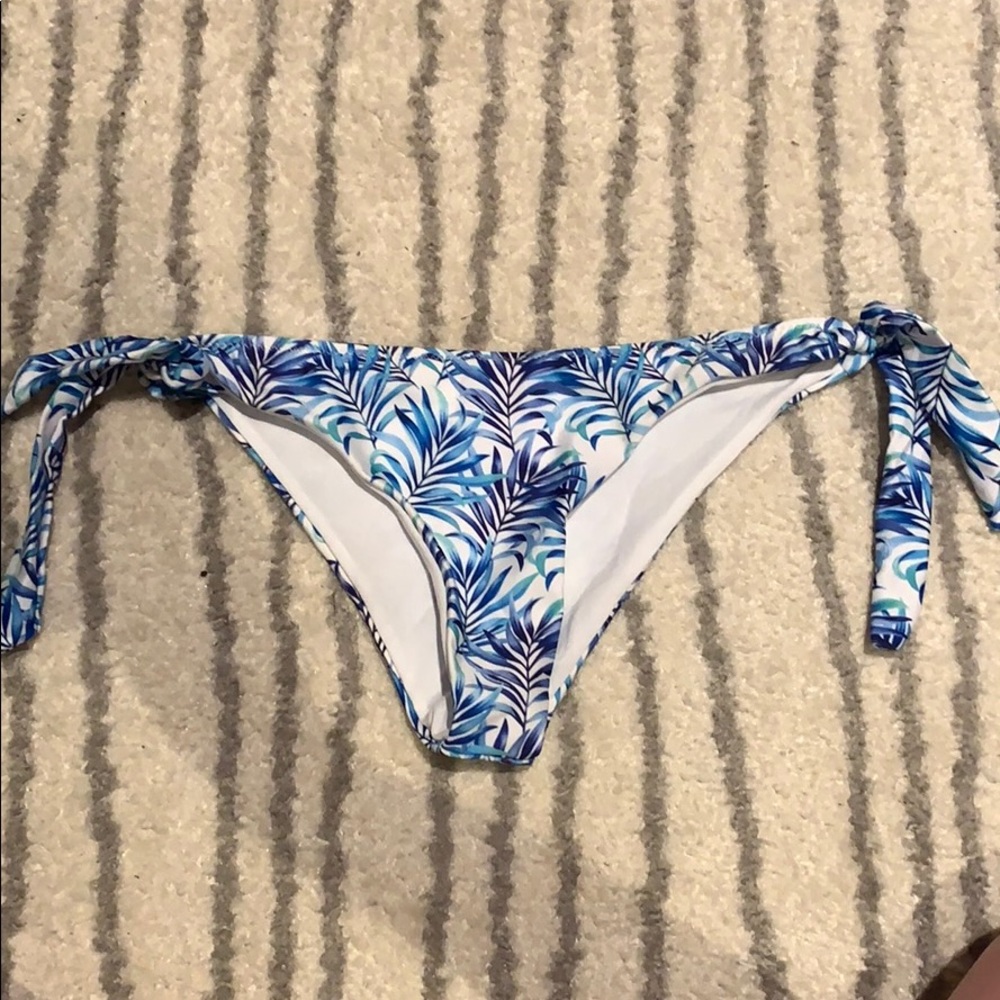 NWOT blue leaf design bikini bottoms